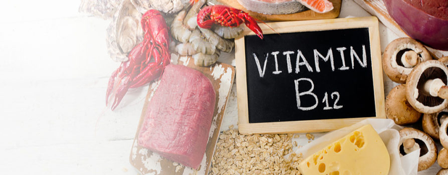 Tafel mit Schriftzug Vitamin B12